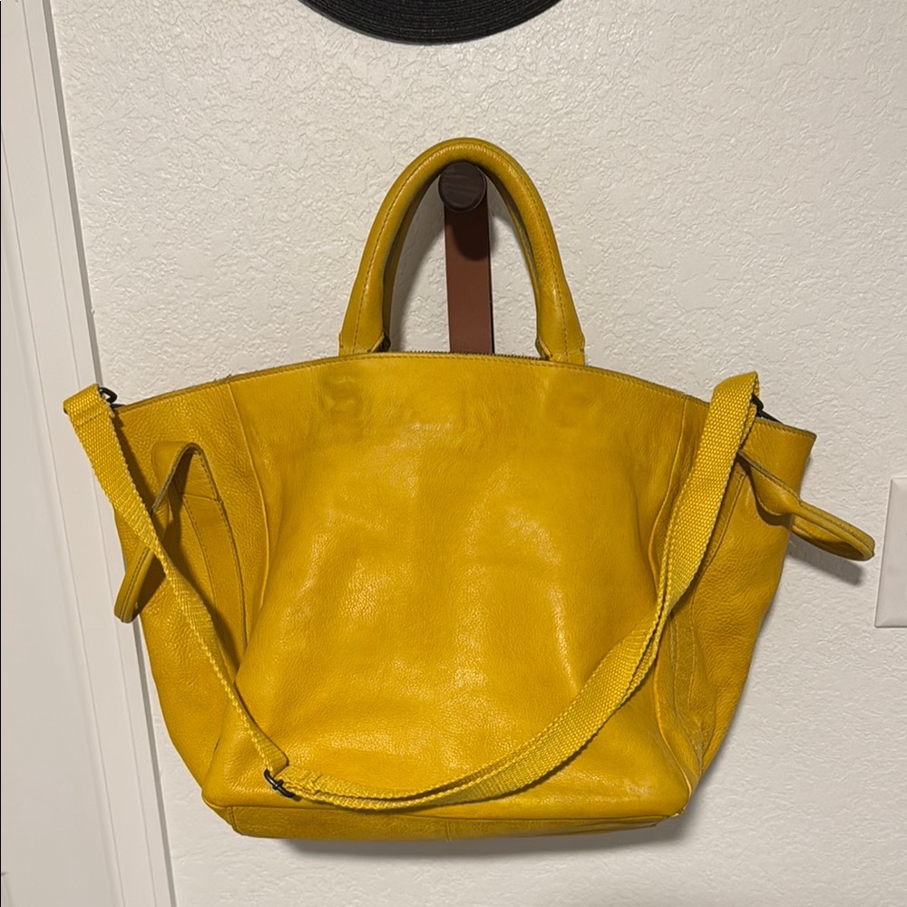 FREE PEOPLE Leslie Leather Tote - Gild Rush/Yellow Leather Tote Bag